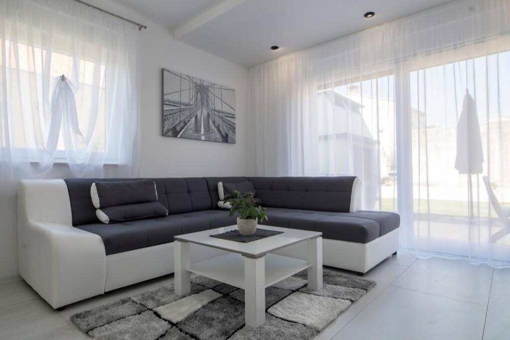 Holiday House Gavran Vodice Esterno foto