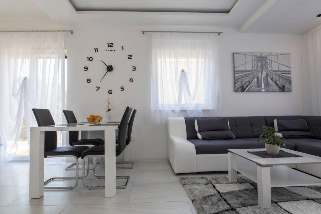 Holiday House Gavran Vodice Esterno foto