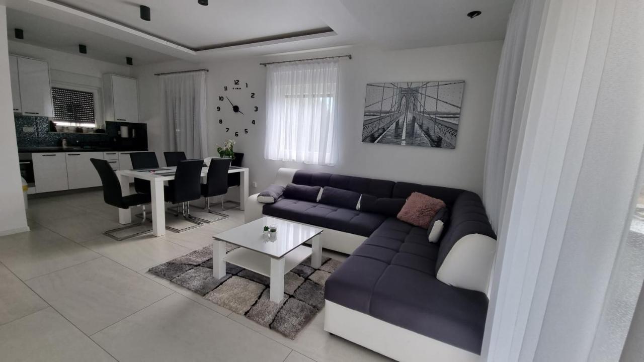 Holiday House Gavran Vodice Esterno foto