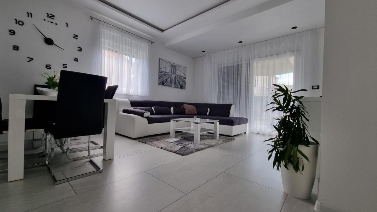 Holiday House Gavran Vodice Esterno foto