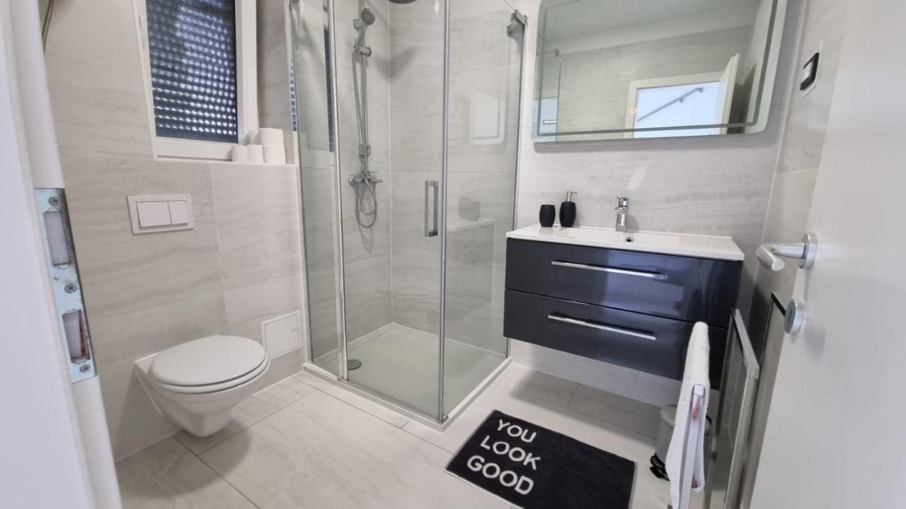 Holiday House Gavran Vodice Esterno foto